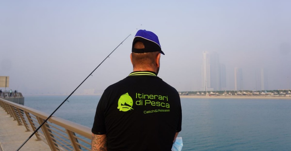 Dubai: pescare tra lusso e degrado 